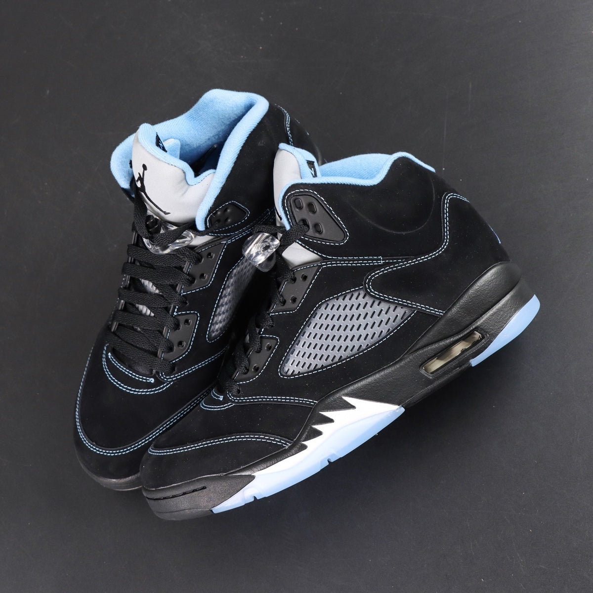 Jordan 5 Retro Black University Blue (2026)