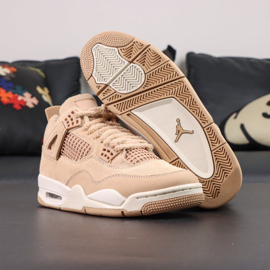 Air Jordan 4 Retro OG UNC Tar Heel PE