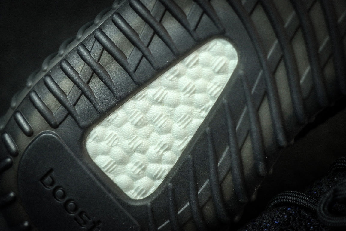 Yeezy Boost 350 V2 Dazzling Blue