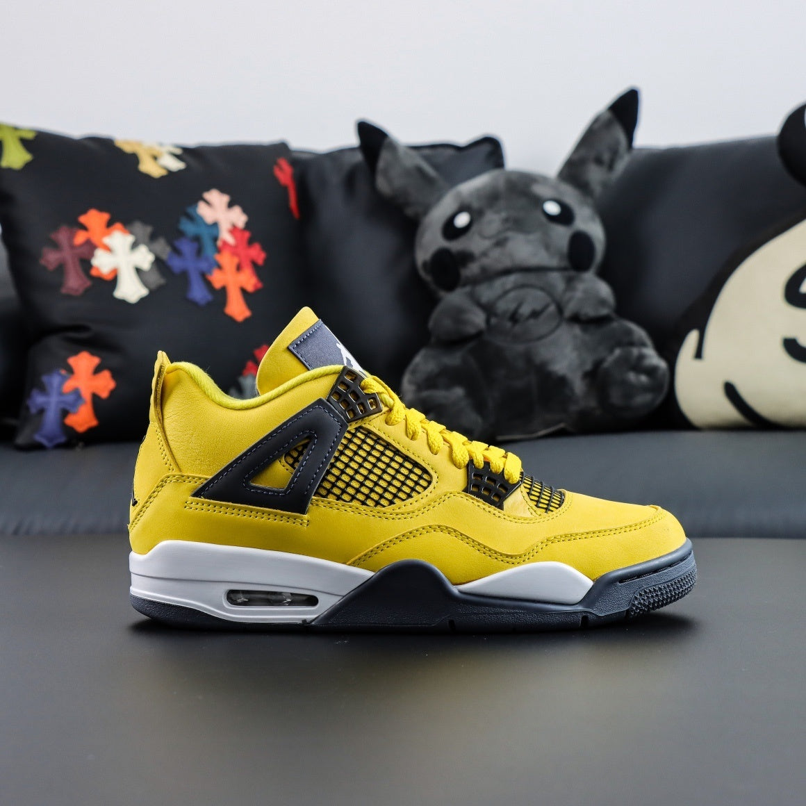Air Jordan 4 Retro Lightning