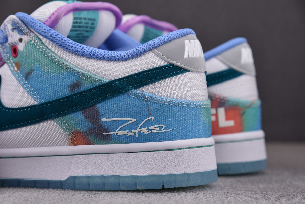 Nike SB Dunk x Futura Laboratories