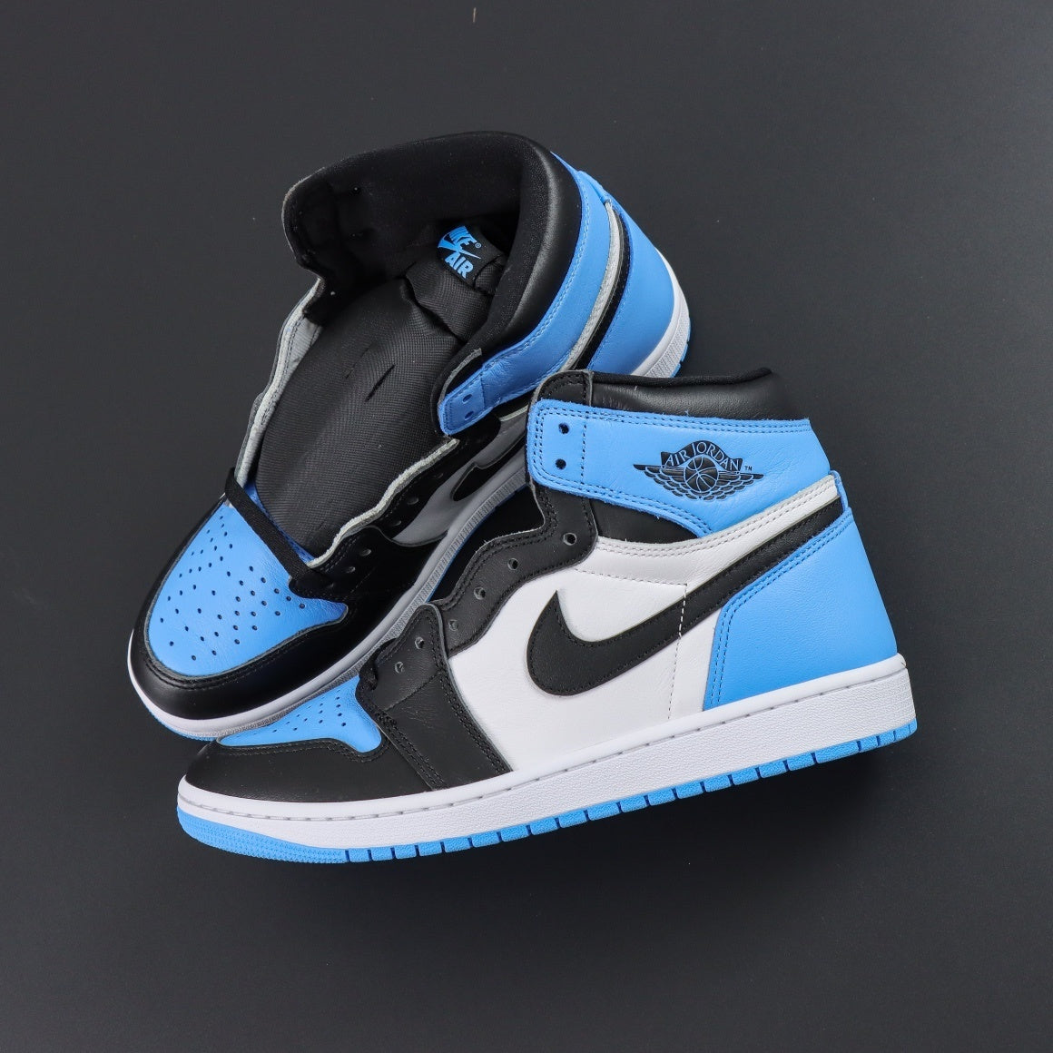 Air Jordan 1 Retro OG High UNC Black Toe
