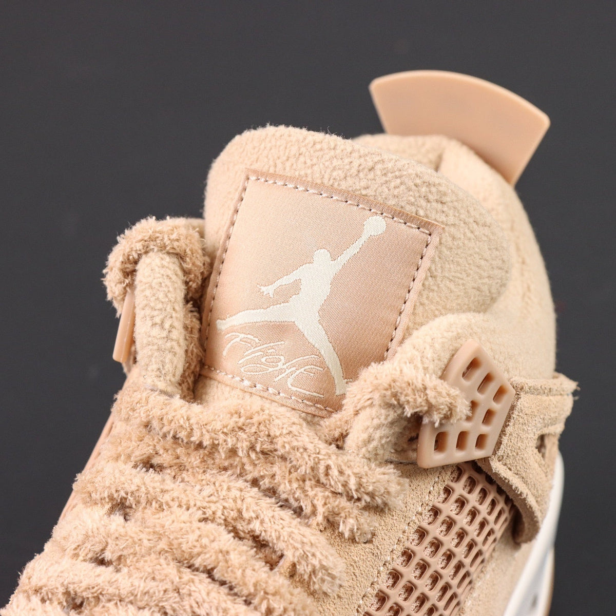 Air Jordan 4 Retro OG UNC Tar Heel PE