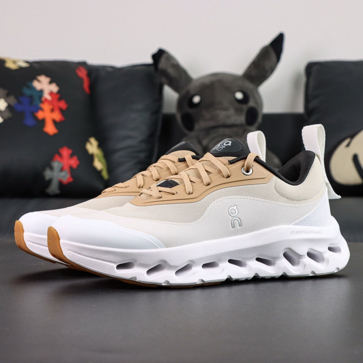 Cloudsurfer white and beige