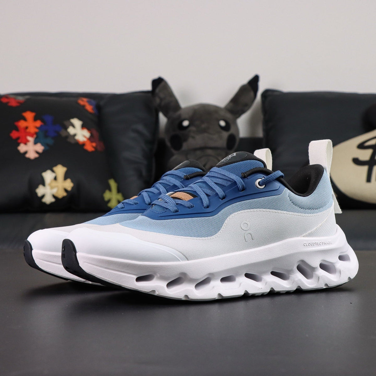 Cloudsurfer white and blue