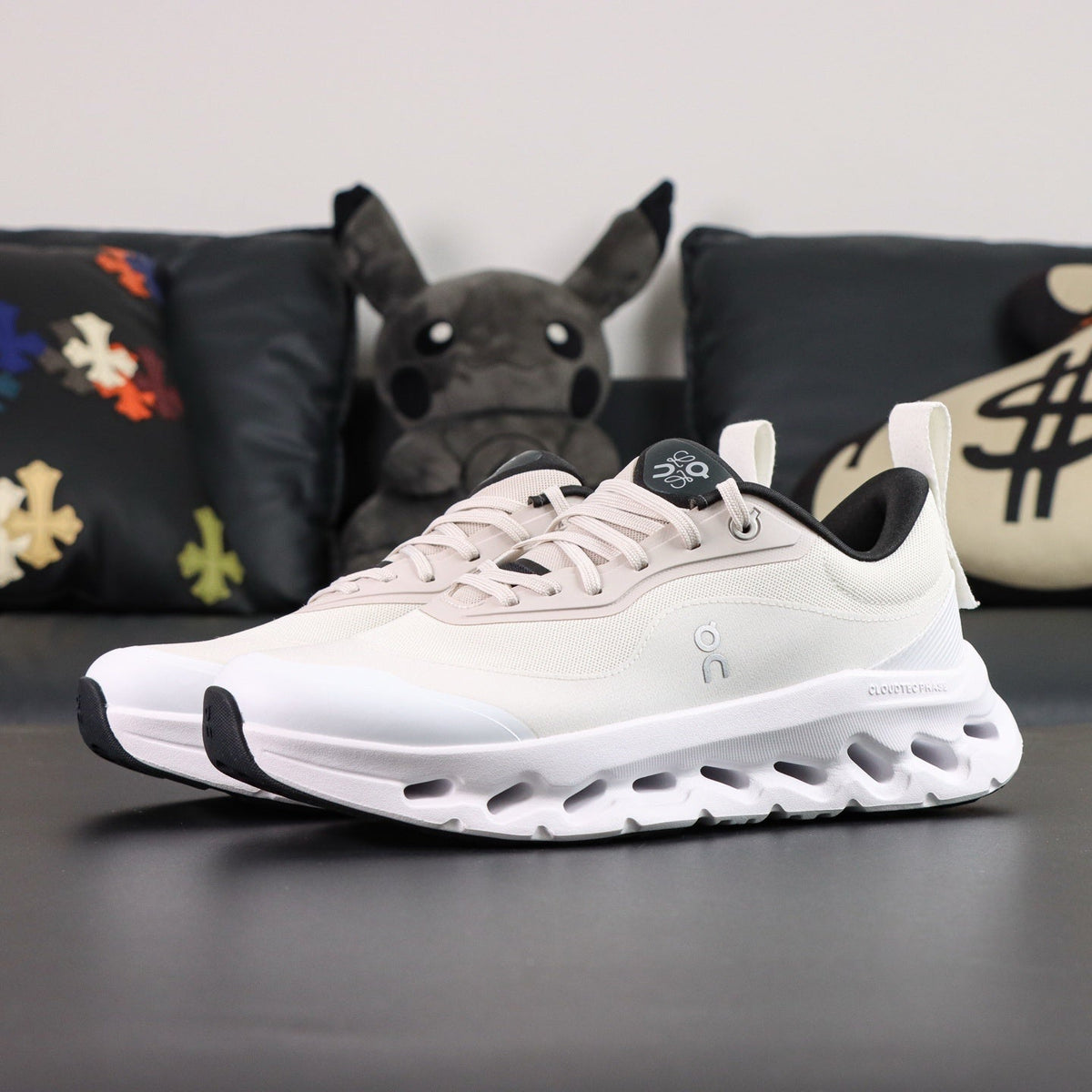 Cloudsurfer white and black