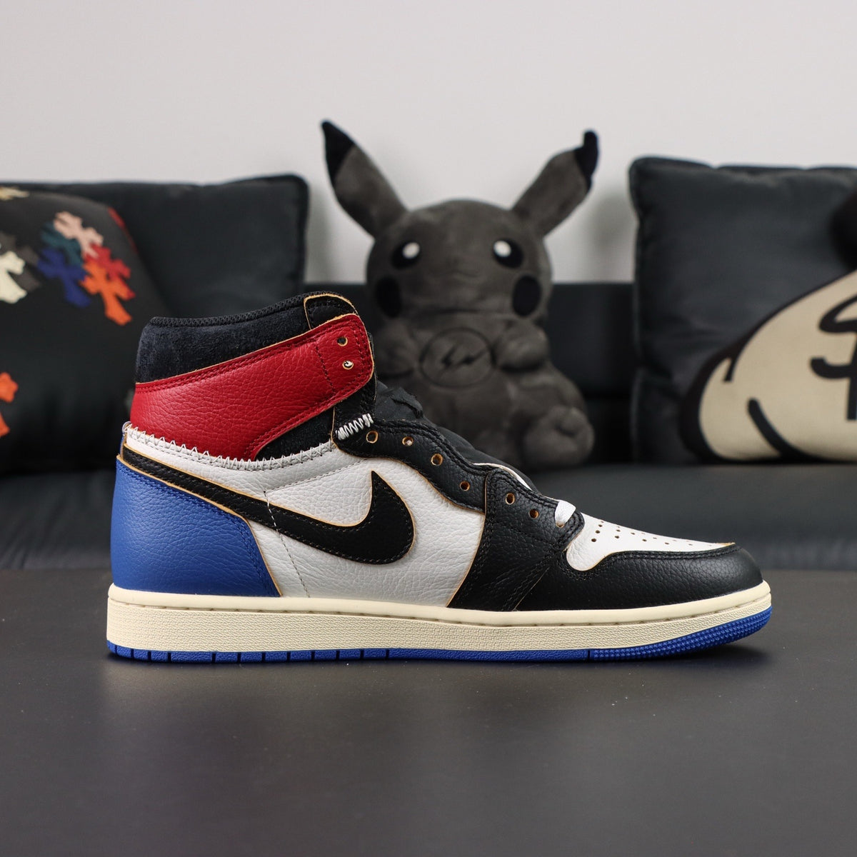 Air Jordan 1 Retro High OG SP Fragment x Union LA Varsity Red Sport Royal