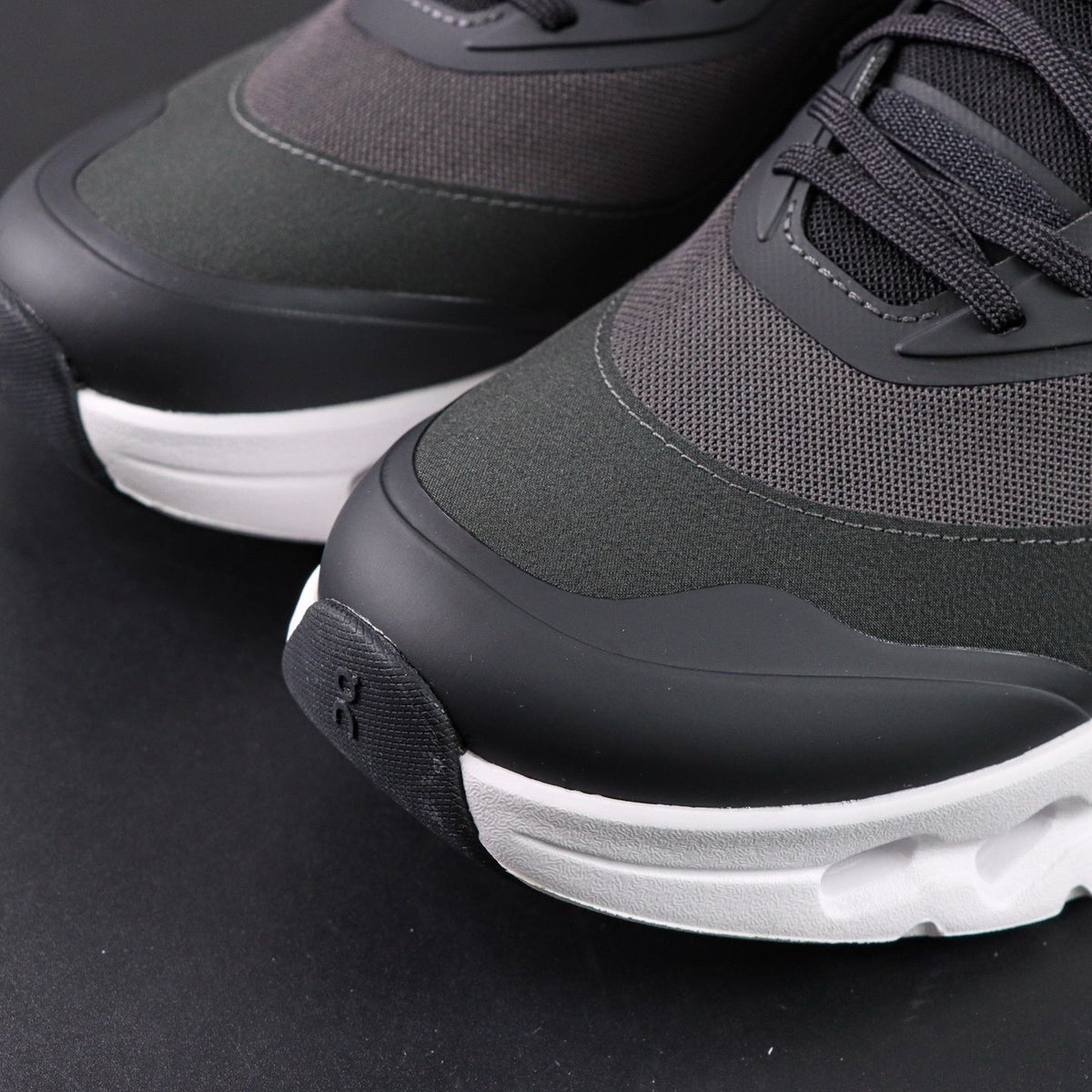 Cloudsurfer Black
