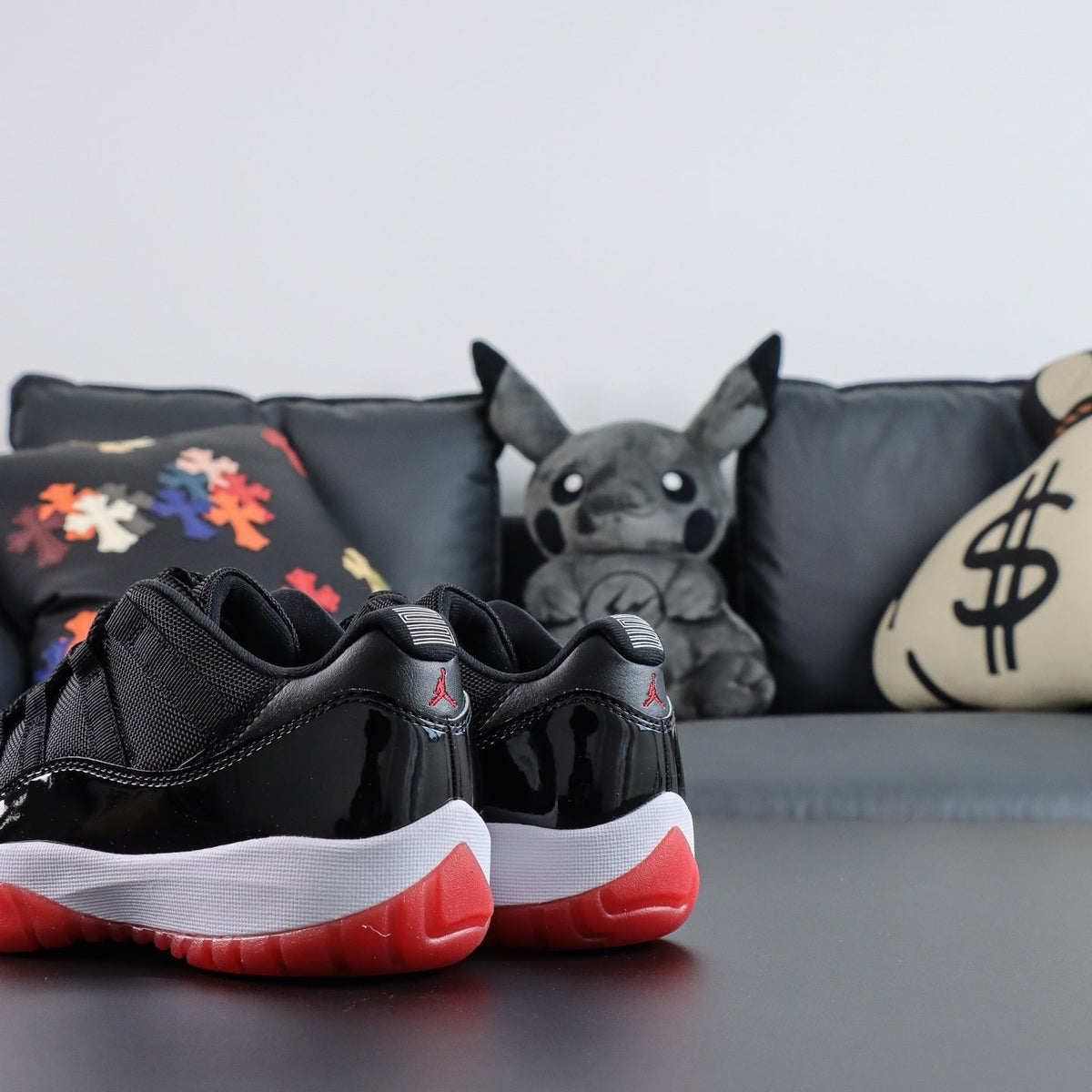 Air Jordan 11  Retro Low Bred