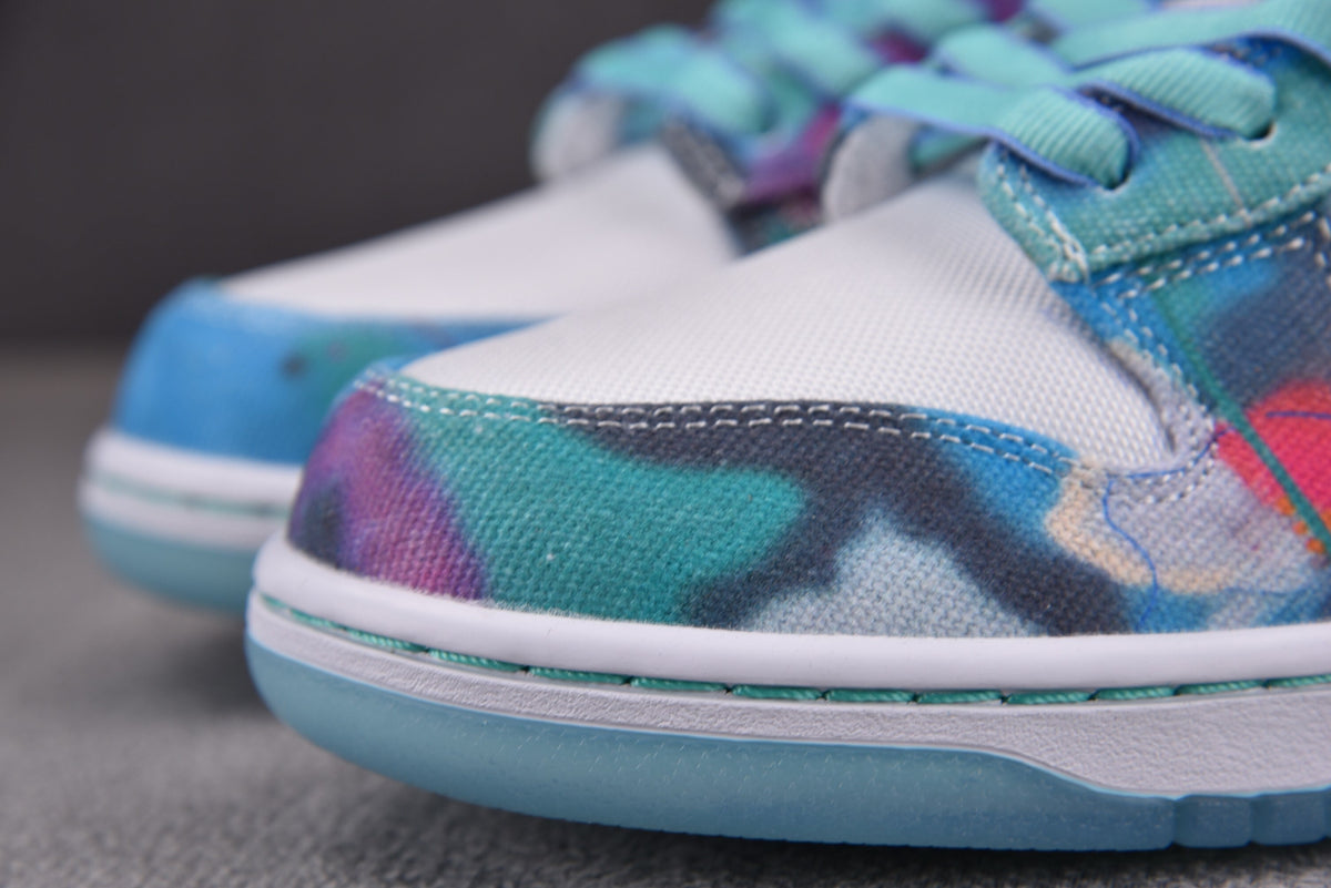 Nike SB Dunk x Futura Laboratories