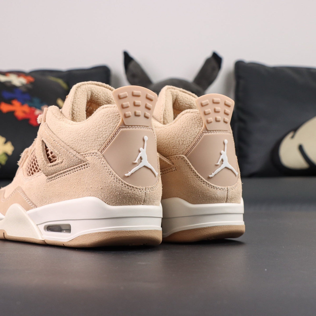 Air Jordan 4 Retro OG UNC Tar Heel PE