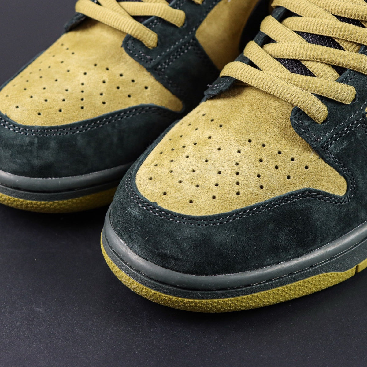 Nike SB Dunk Low Supreme 94 Camper Green