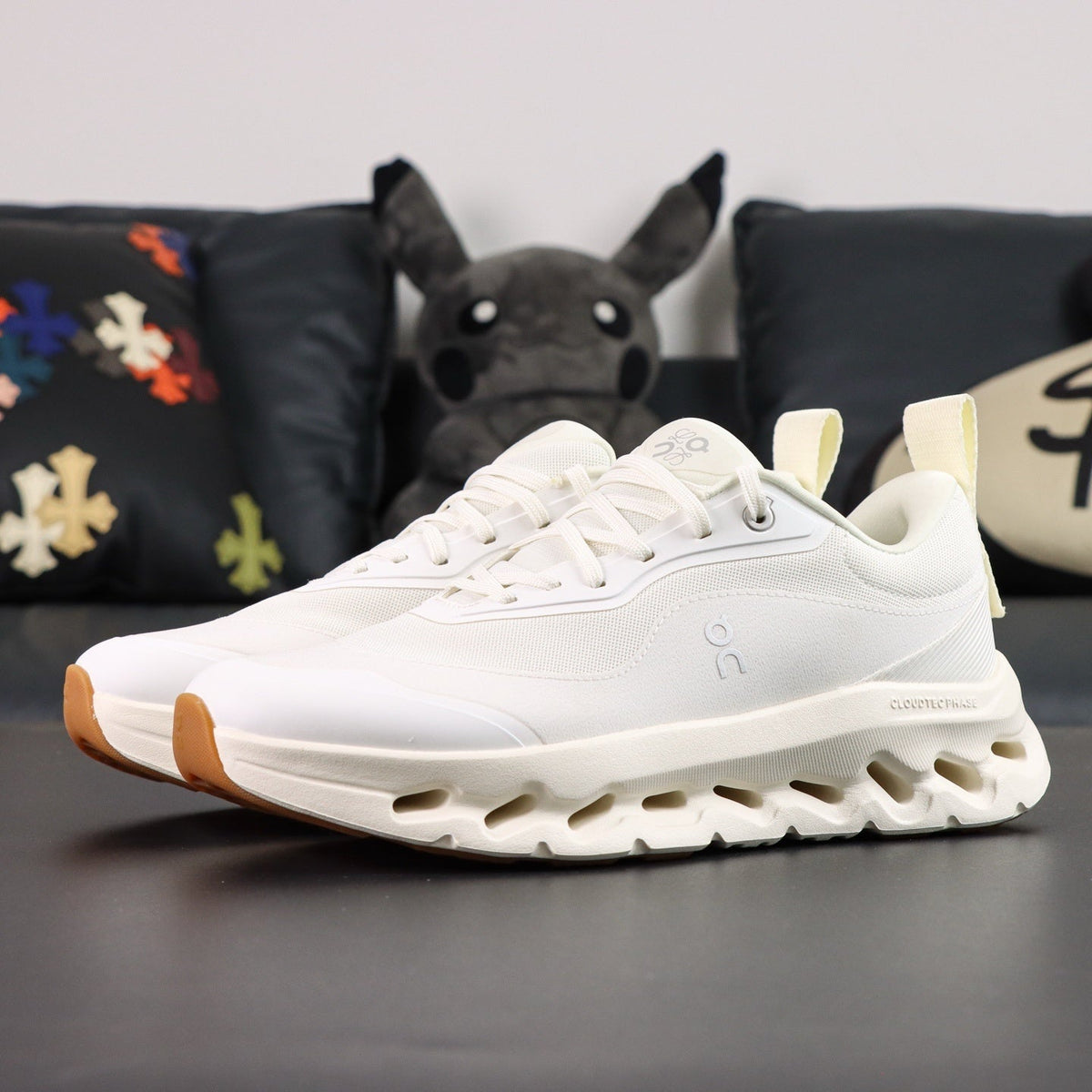 Cloudsurfer white