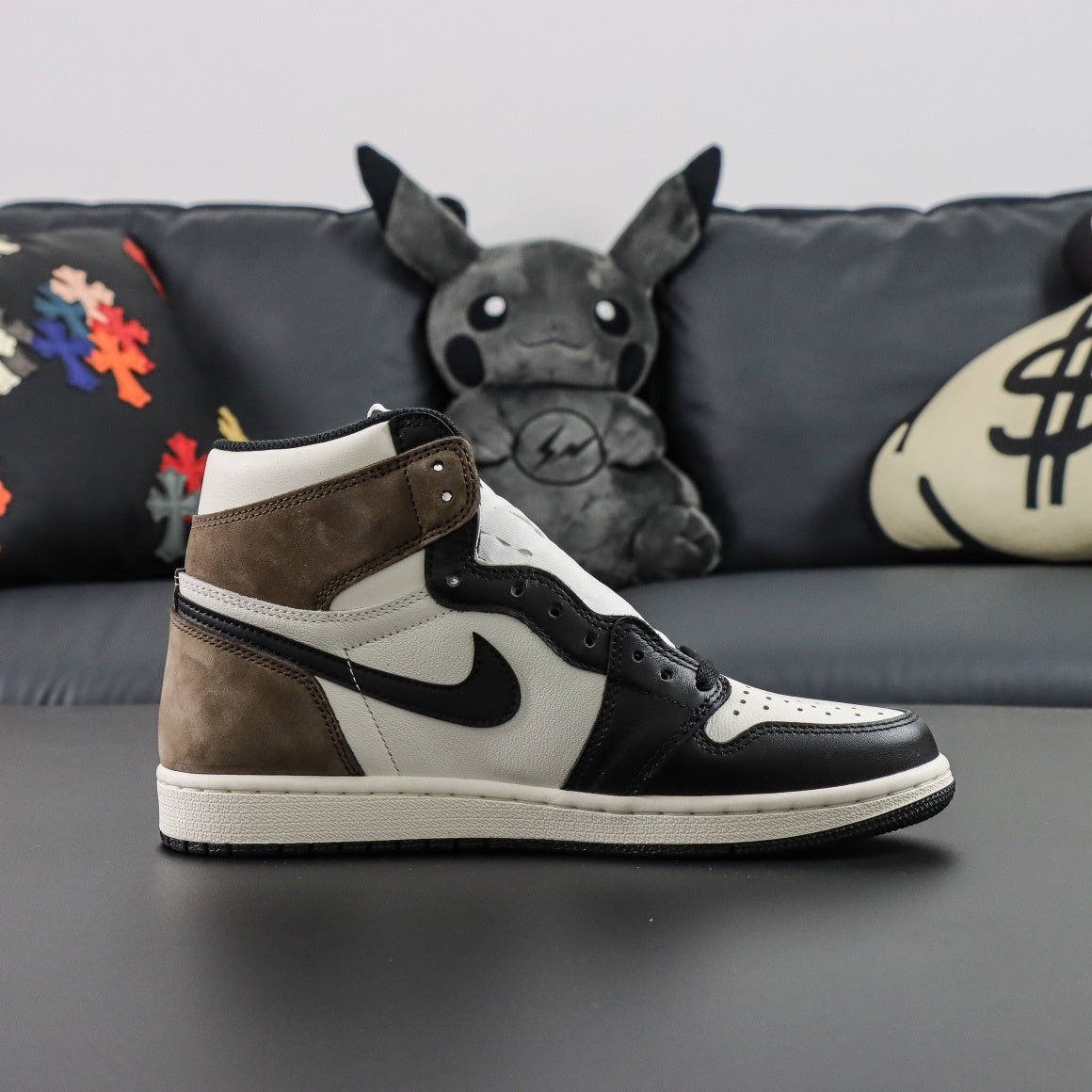 Air Jordan 1 Retro OG High Mocha
