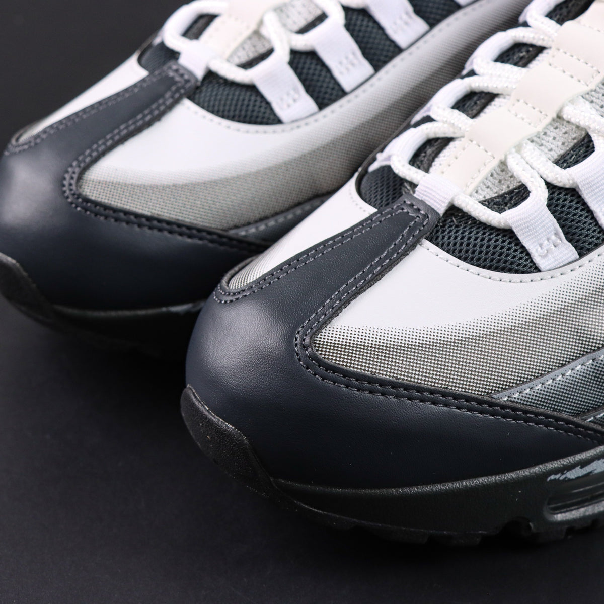 Nike Air Max Muscle 95 Yu-Gi-Oh! Jonouchi (with Promo Card)