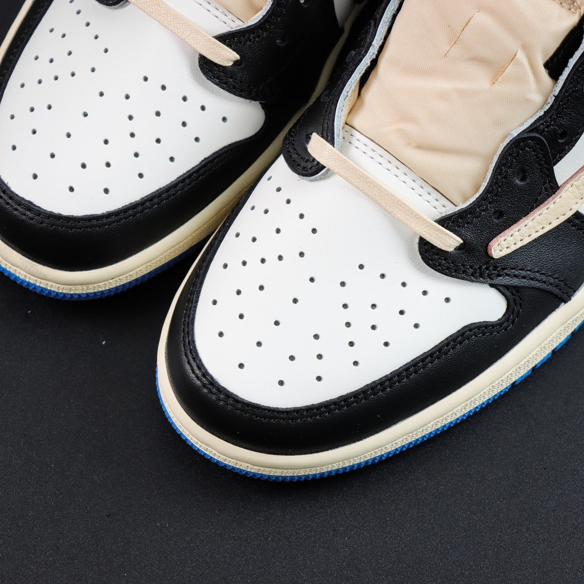 Travis Scott x Air Jordan 1 Low OG SP Fragment