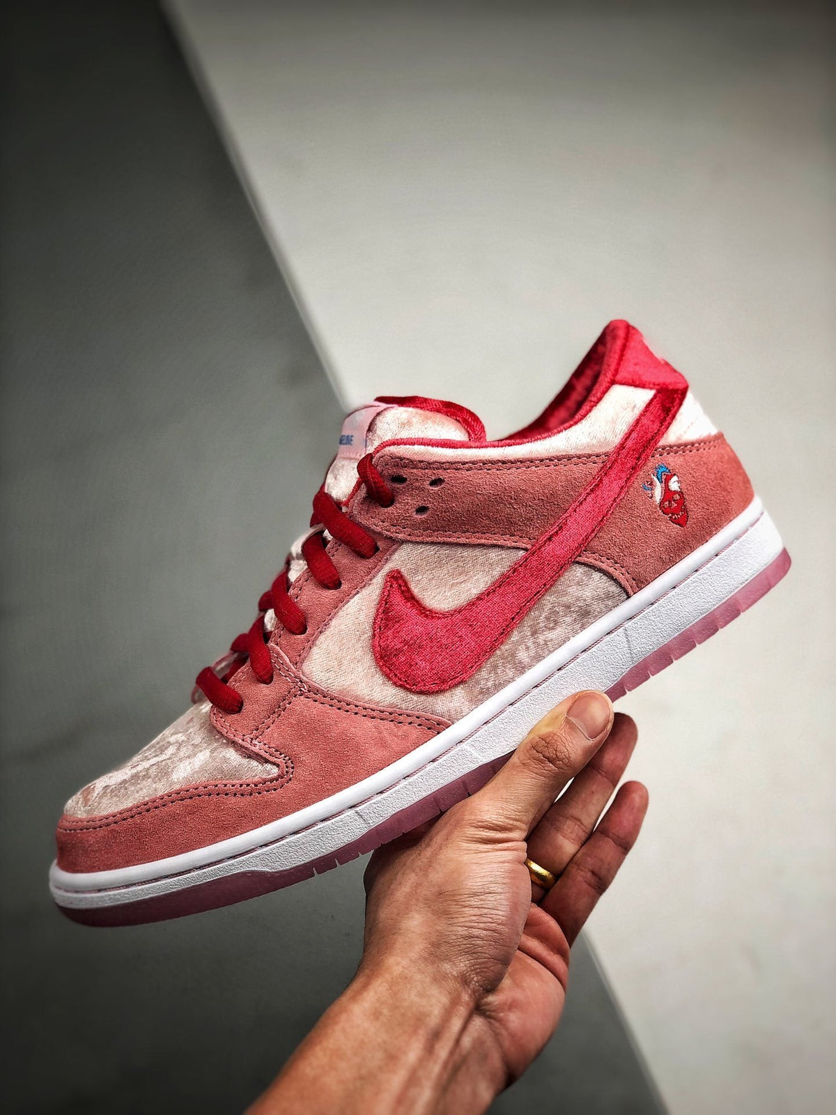 Nike SB Dunk Strange Love