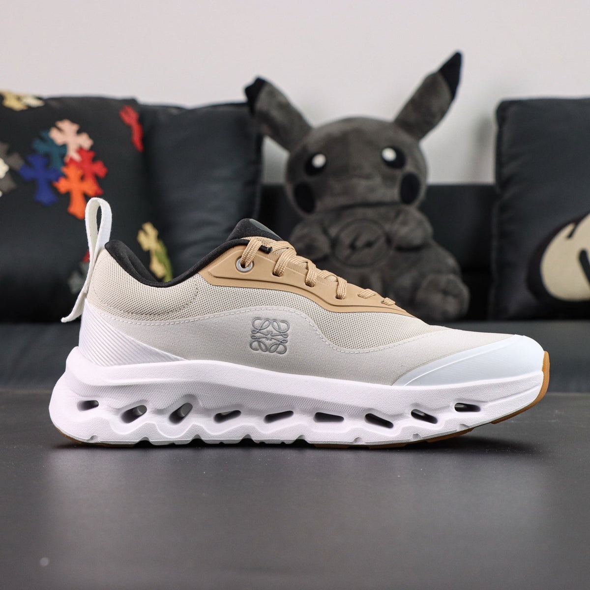 Cloudsurfer white and beige
