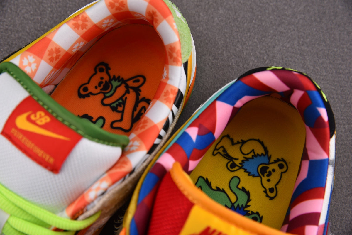 Nike SB Dunk What the Paul