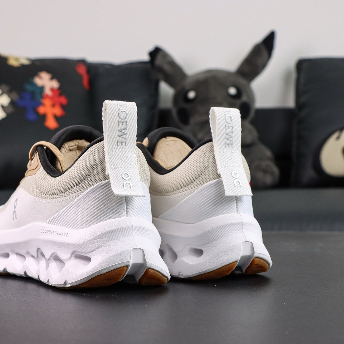 Cloudsurfer white and beige