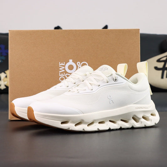Cloudsurfer white