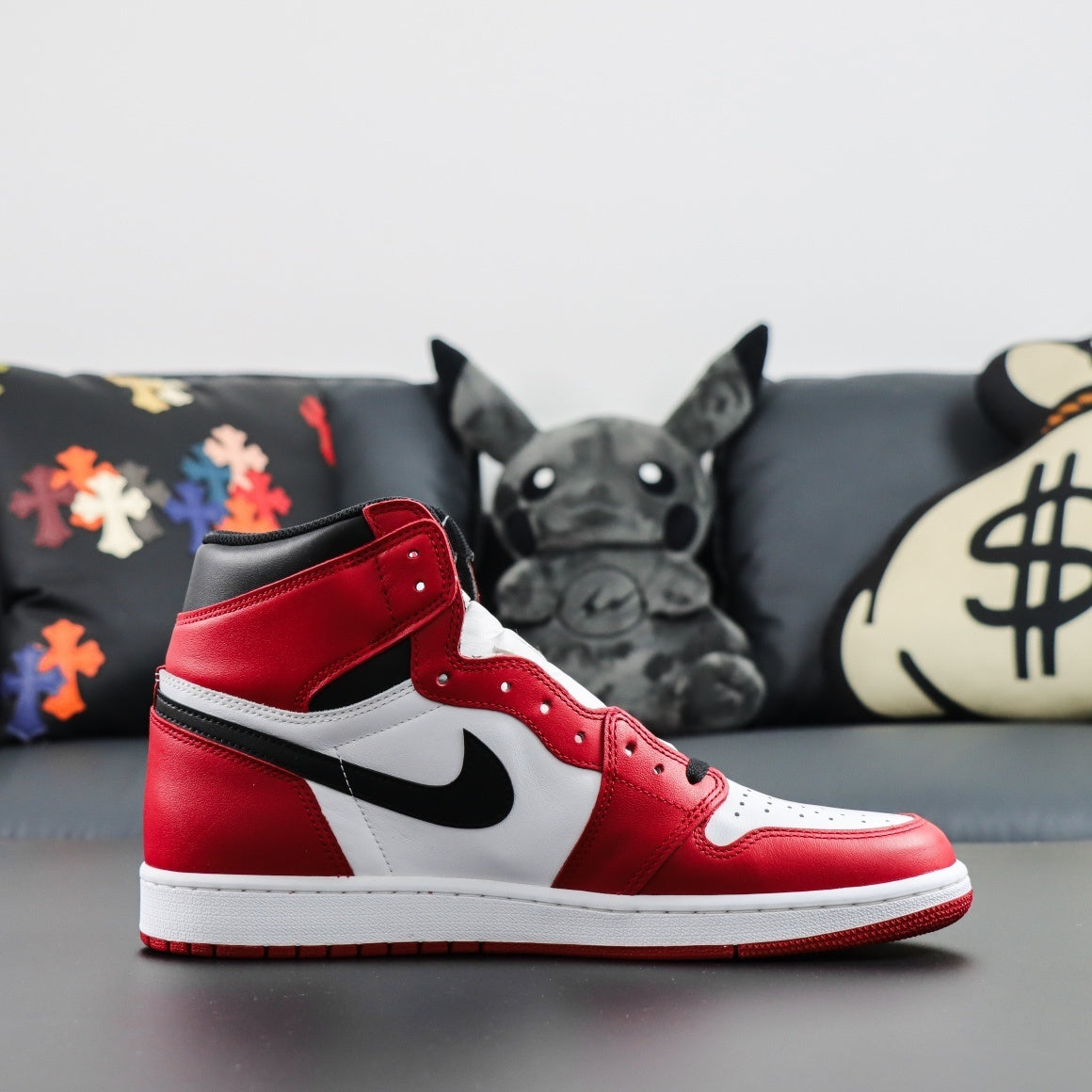 Air Jordan 1 Retro High OG Chicago [2015]