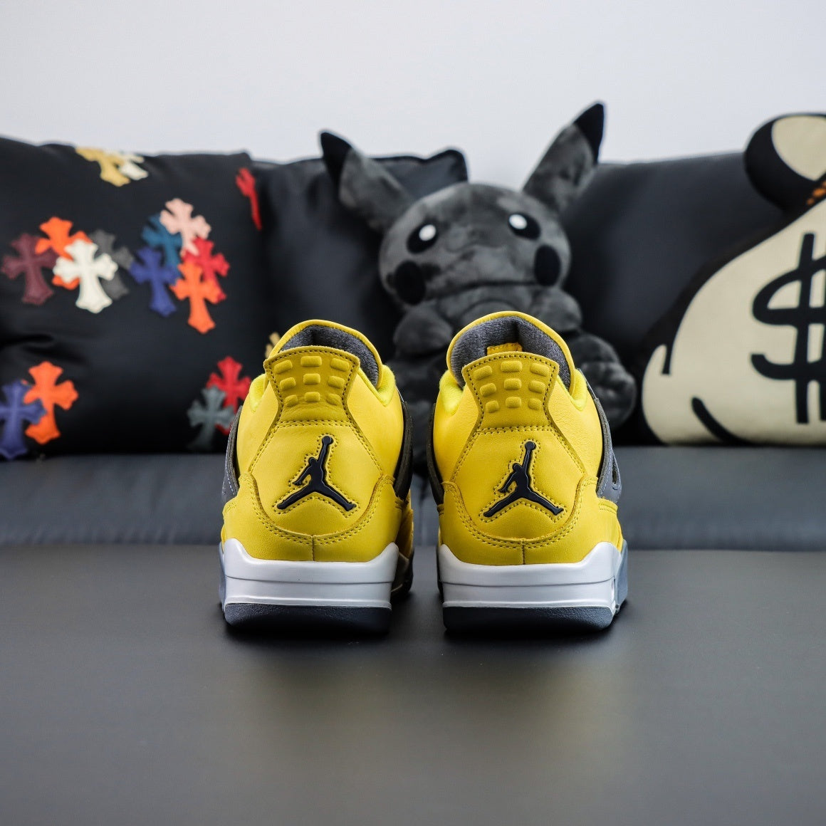 Air Jordan 4 Retro Lightning