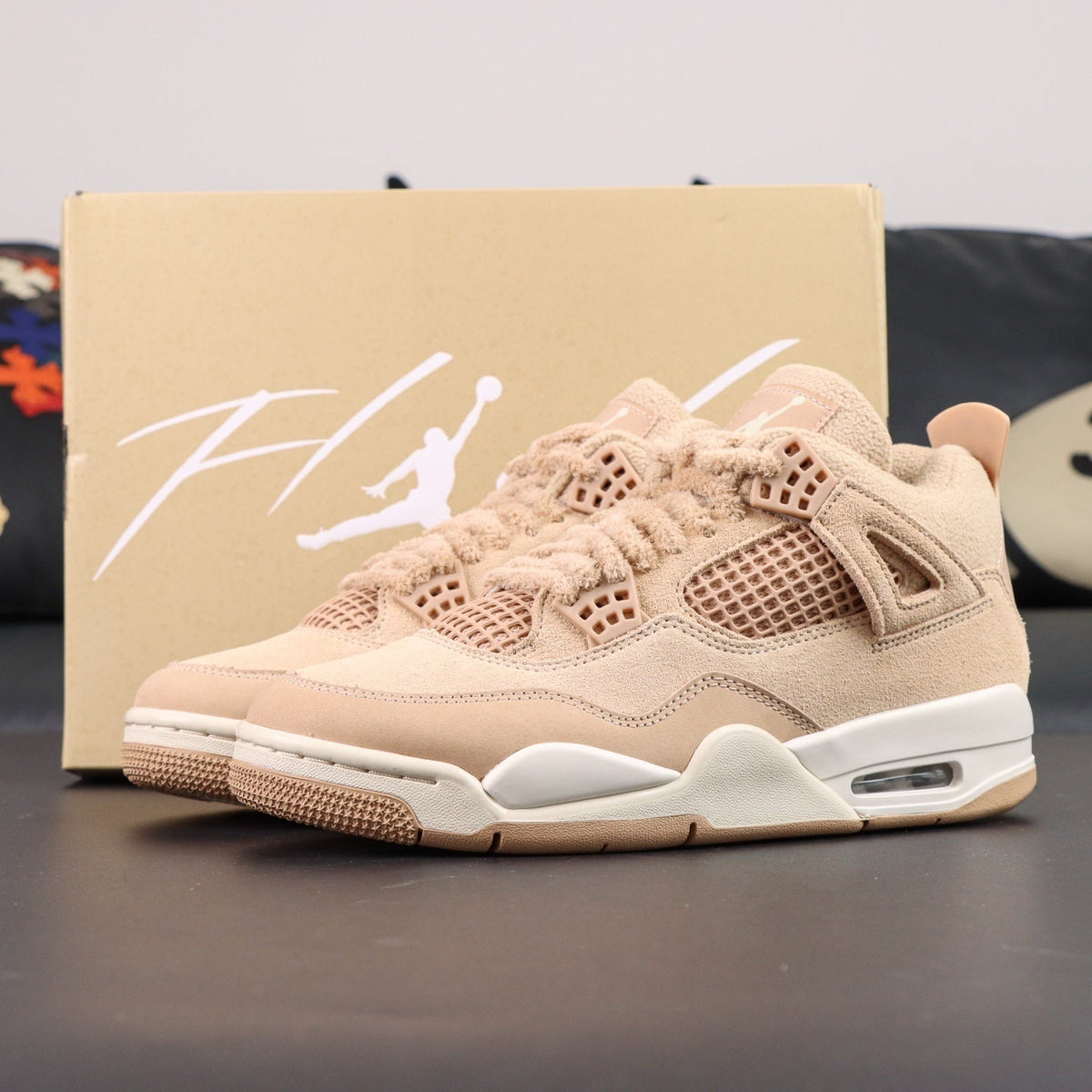 Air Jordan 4 Retro OG UNC Tar Heel PE