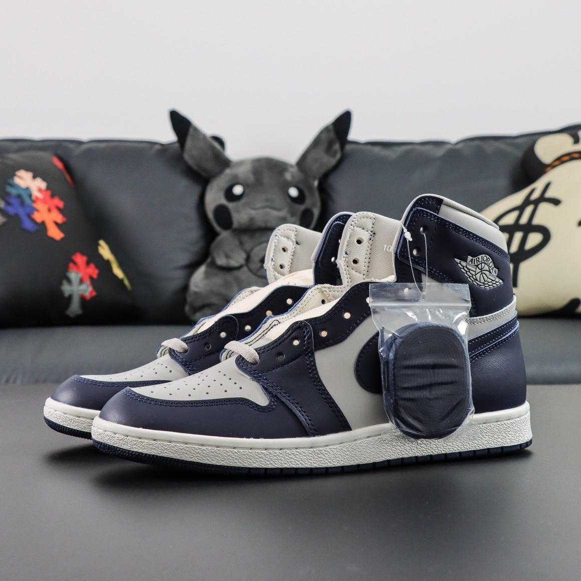 Air Jordan 1 Retro High OG 85 College Navy