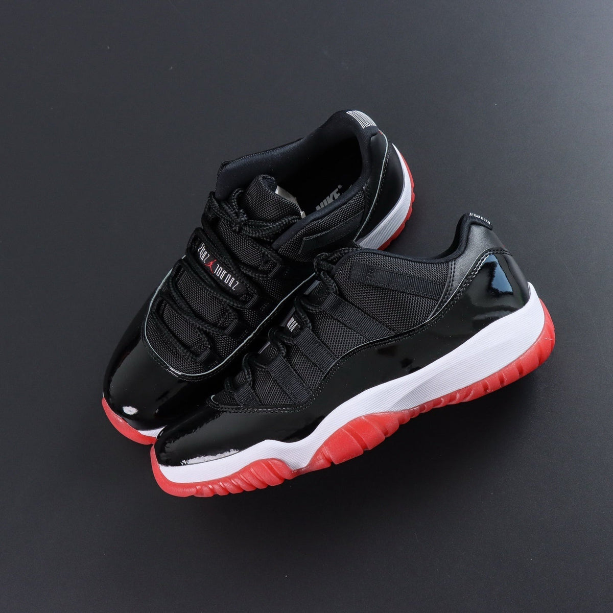 Air Jordan 11  Retro Low Bred