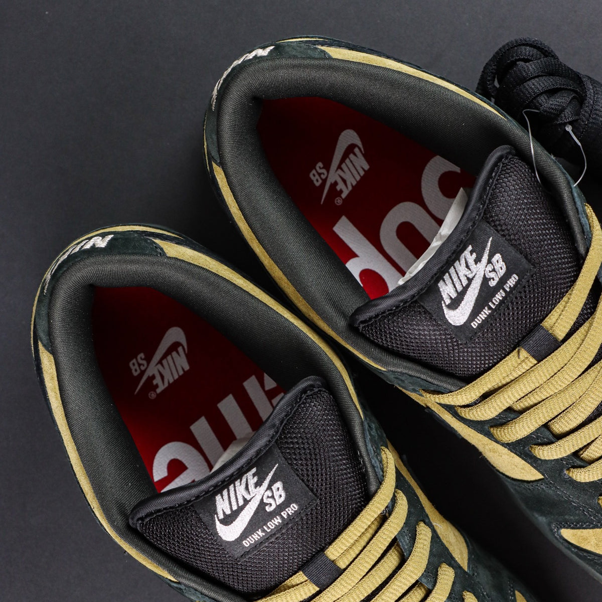 Nike SB Dunk Low Supreme 94 Camper Green