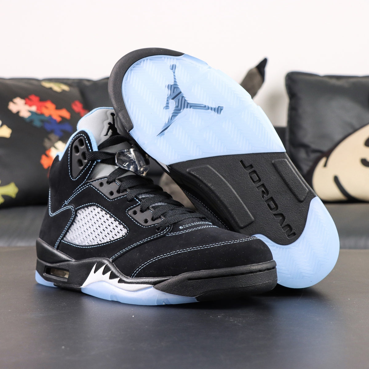 Jordan 5 Retro Black University Blue (2026)