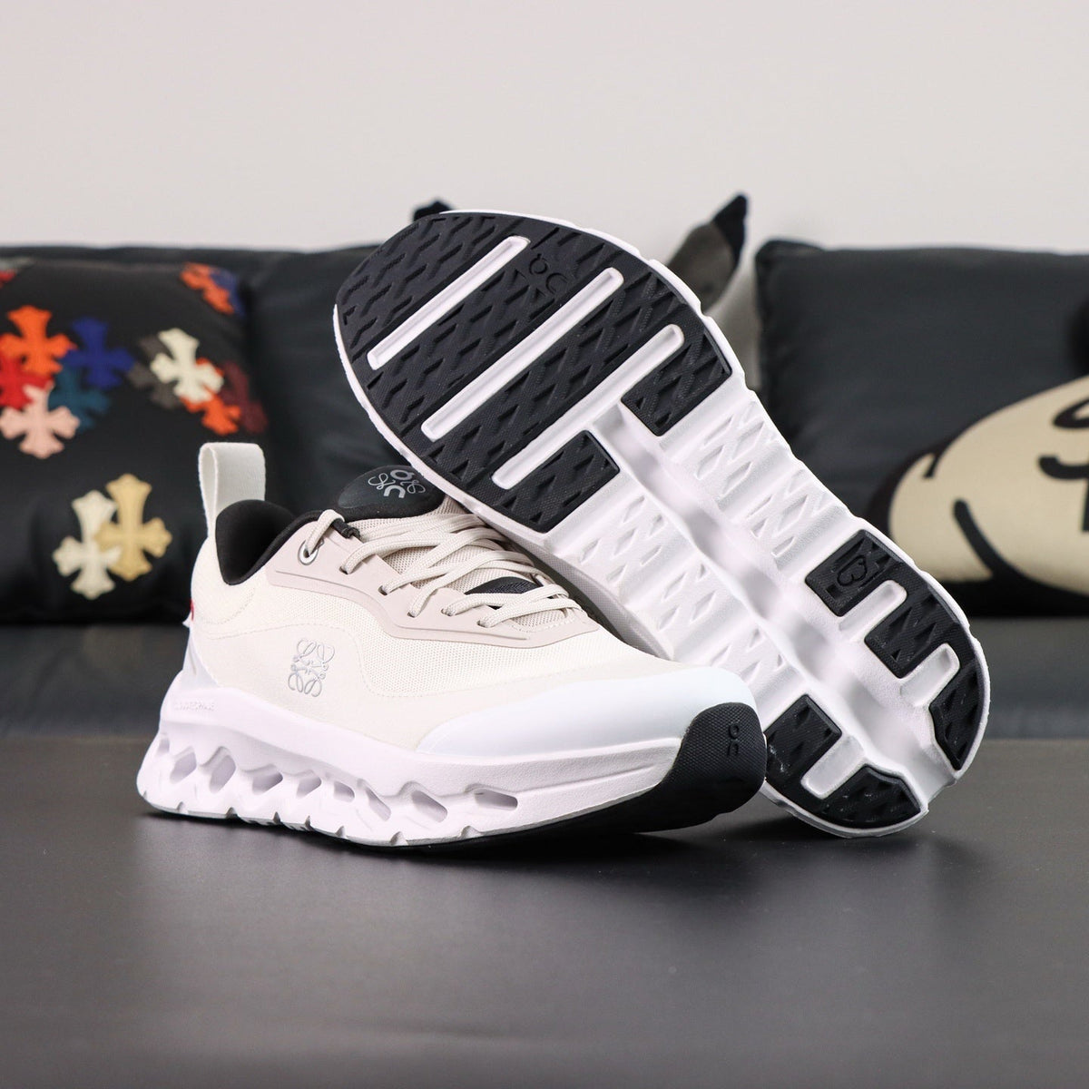 Cloudsurfer white and black