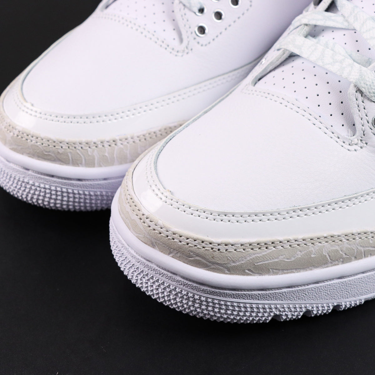 Air Jordan 3 Pure Money