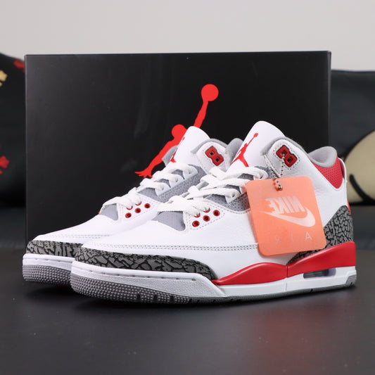 Air Jordan 3 Retro OG Fire Red [2022]