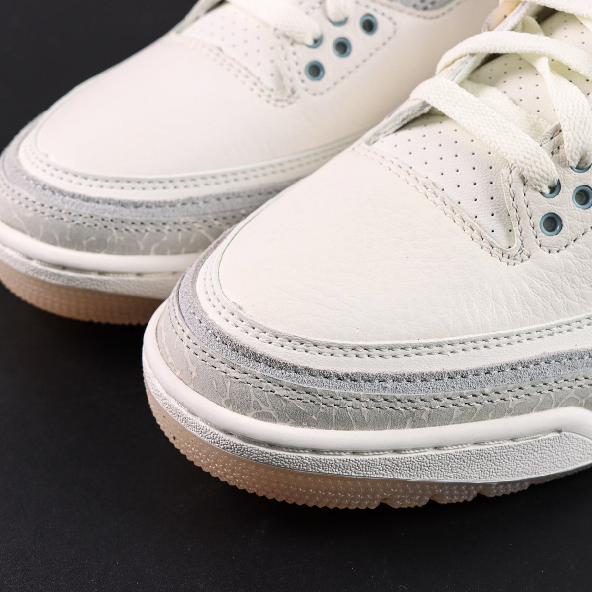 Air Jordan 3 Retro OG Craft Ivory's