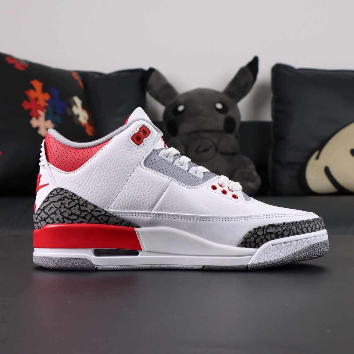Air Jordan 3 Retro OG Fire Red [2022]