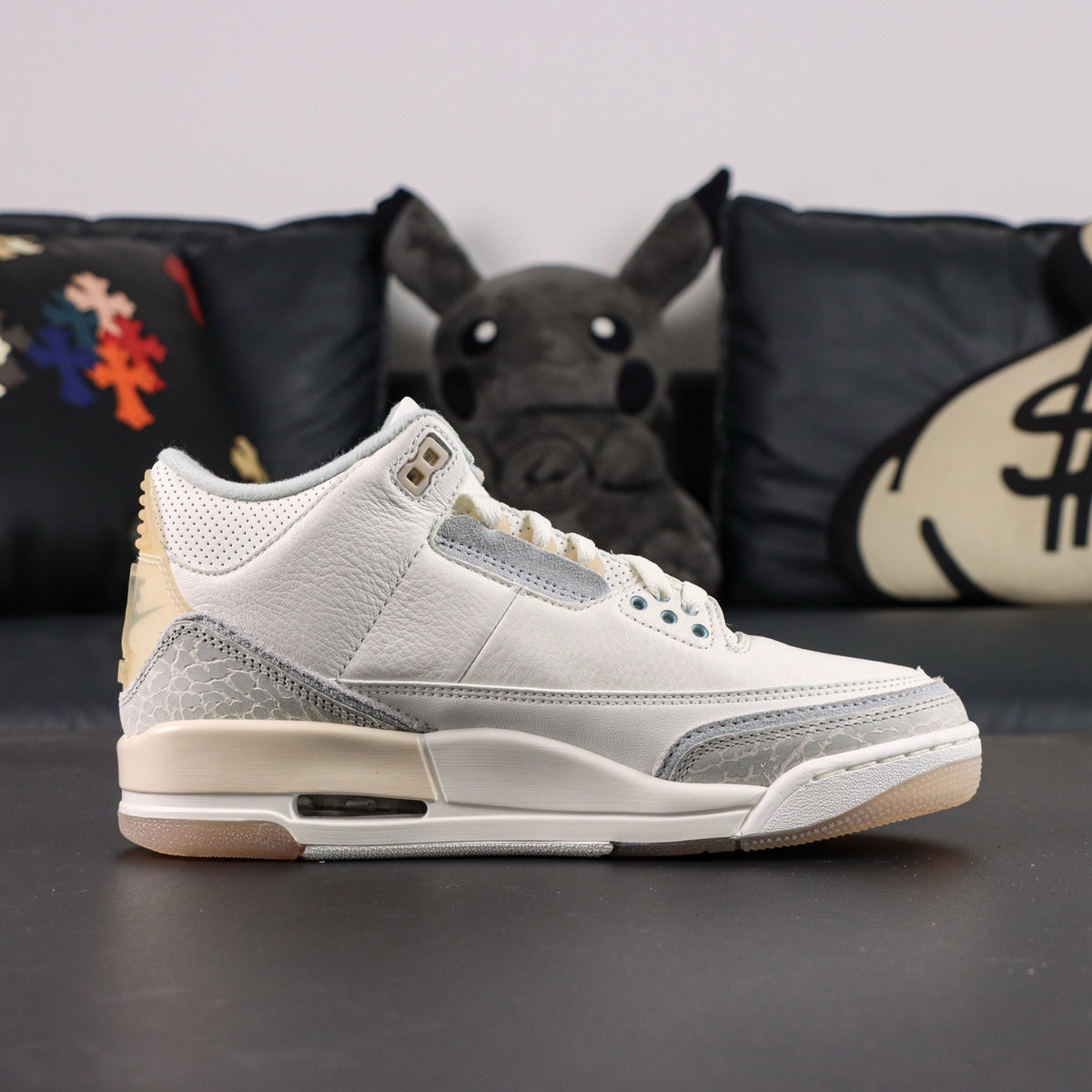 Air Jordan 3 Retro OG Craft Ivory's